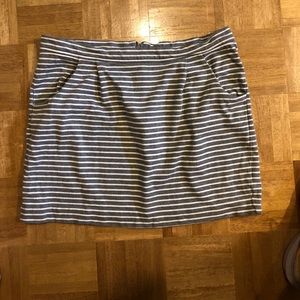 Gap skirt with pockets